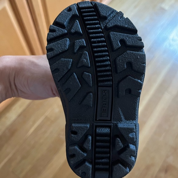 New Sorel Toddler Snow Boots in Size 5 - Picture 2 of 3